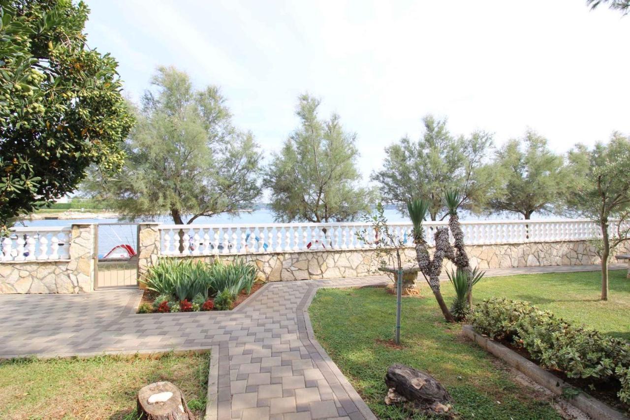 Apartment In Novigrad/istrien 9402 *